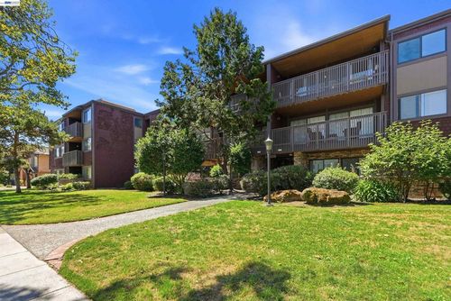 310-1810 Central Ave, Alameda, CA, 94501-2652 | Card Image