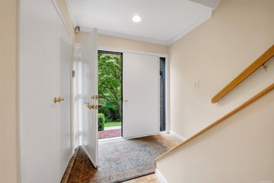 FOYER | Image 2