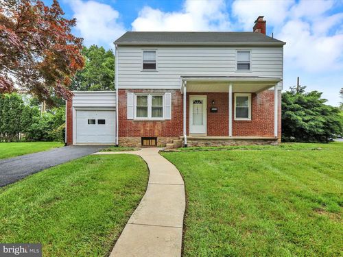 1411 College Ave, READING, PA, 19604-1649 | Card Image
