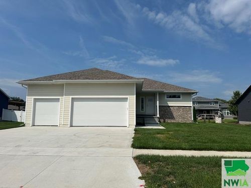 301 Cedar St, Sloan, IA, 51055-8100 | Card Image