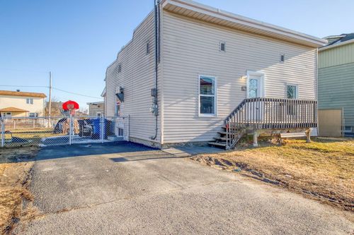 265 Rue Alphonse-Desjardins, Salaberry de Valleyfield, QC, J6S2P2 | Card Image