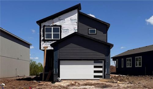 806 Glenn Cir, Raymore, MO, 64083-5601 | Card Image