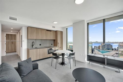 apt-2101-121 Ne 5th St, Miami, FL, 33132-2626 | Card Image