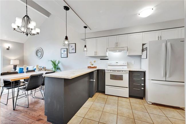 61 Valridge Dr, Townhouse with 3 bedrooms, 3 bathrooms and 3 parking in Ancaster ON | Image 9