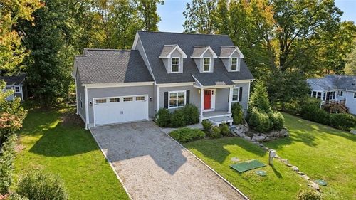 17 Ferry St, Jamestown, RI, 02835-2516 | Card Image