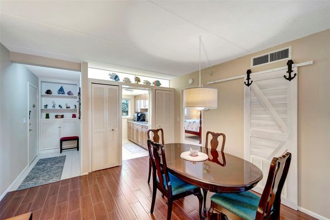 APT-107 - 649 Tamiami Trl S, Condo with 2 bedrooms, 2 bathrooms and null parking in Venice FL | Image 4