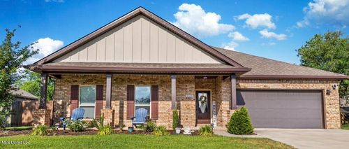 6509 Sugarcane Cir, Ocean Springs, MS, 39564-8945 | Card Image