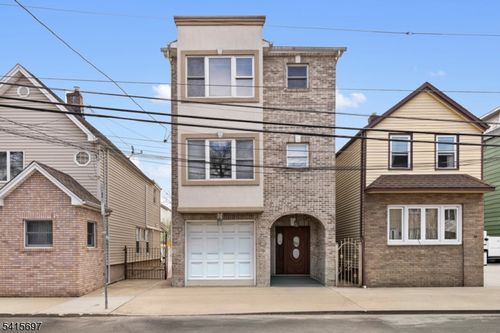 46 Barbara St, Newark, NJ, 07105-3302 | Card Image