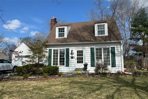 410 Ne Poplar Drive, Oakwood Park, MO, 64118 | Card Image