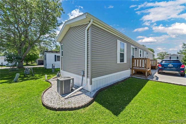 60 Lobue Lane, House other with 3 bedrooms, 2 bathrooms and null parking in Cheektowaga NY | Image 44