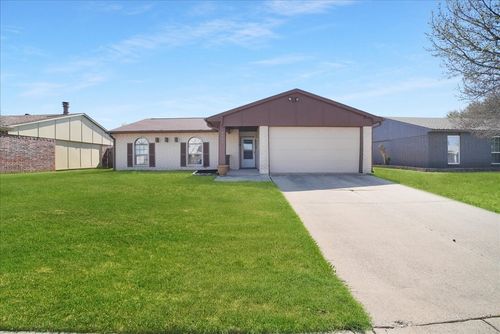 4901 Ward Dr, The Colony, TX, 75056-1026 | Card Image