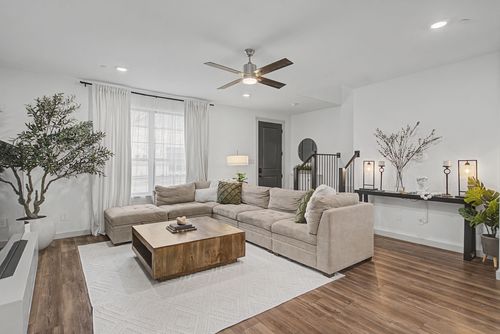 665 Vista Oaks Rd, Lewisville, TX, 75067-7899 | Card Image