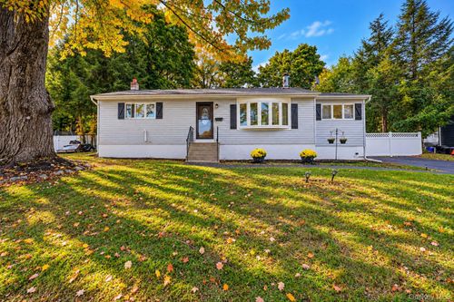 45 Sunset Dr, Walden, NY, 12586-1311 | Card Image