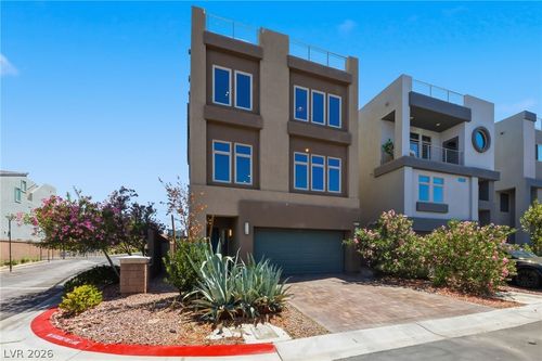 8111 Carpenter Creek Ave, Las Vegas, NV, 89113-3686 | Card Image