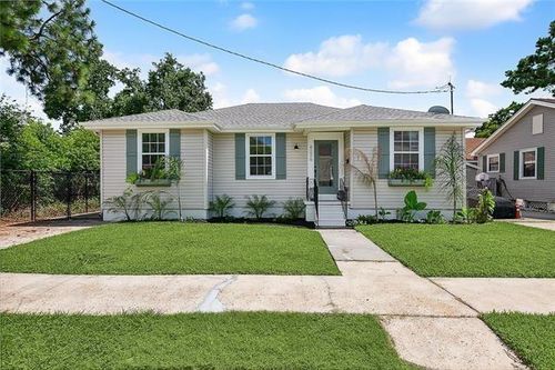 4006 N Miro St, New Orleans, LA, 70117-5040 | Card Image