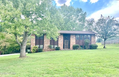 225 Asbury Dr, Maryville, TN, 37804-3605 | Card Image