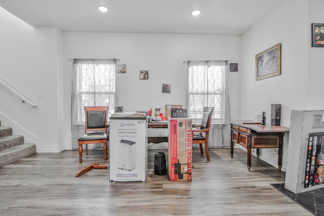 6904 20 Th St, Townhouse with 3 bedrooms, 2 bathrooms and null parking in Lubbock TX | Image 4