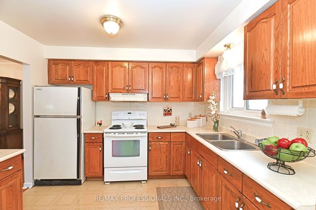 11 Pegasus Trail, House other with 3 bedrooms, 2 bathrooms and 1 parking in Scarborough ON | Image 13