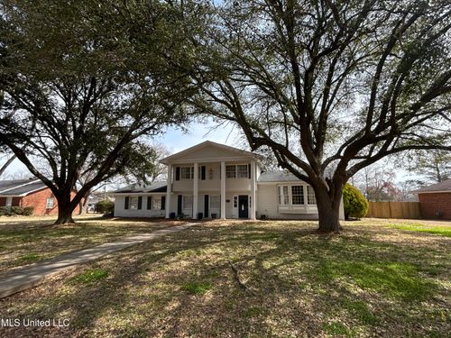 1202 Hemingway St, Greenwood, MS, 38930-2418 | Card Image
