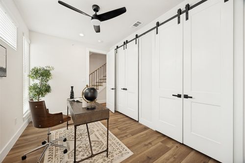 203-5637 Live Oak Street, Dallas, TX, 75206 | Card Image