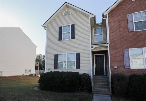 5245 Oakley Commons Blvd, Union City, GA, 30291-7105 | Card Image