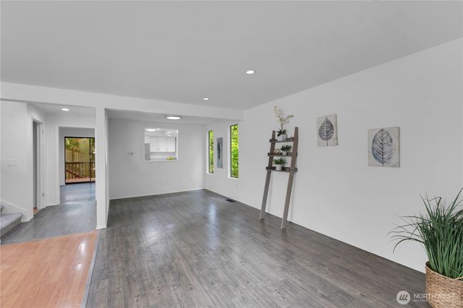21827 4th Avenue Se, House other with 3 bedrooms, 3 bathrooms and 2 parking in Bothell WA | Image 12