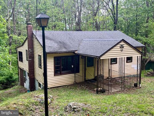 536 Circle Dr, STANLEY, VA, 22851-5233 | Card Image