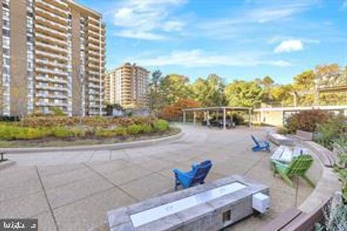 101-1800 Old Meadow Rd, MCLEAN, VA, 22102-1809 | Card Image