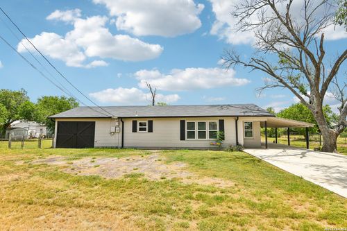 714 Orange St, Jourdanton, TX, 78026-3020 | Card Image
