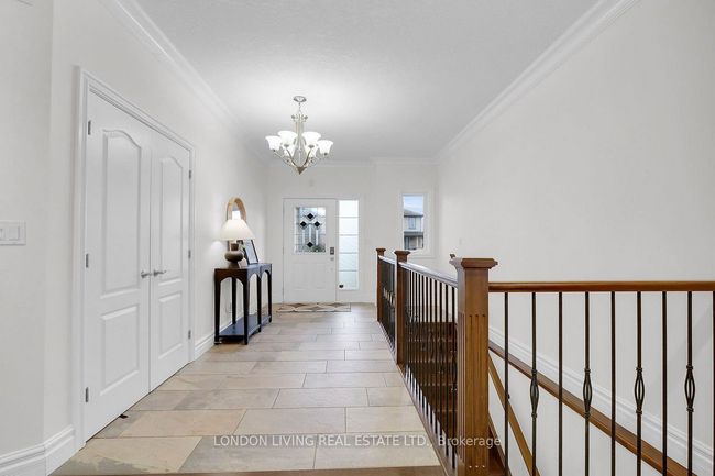 2820 Devon Rd, House other with 4 bedrooms, 3 bathrooms and 4 parking in London ON | Image 22