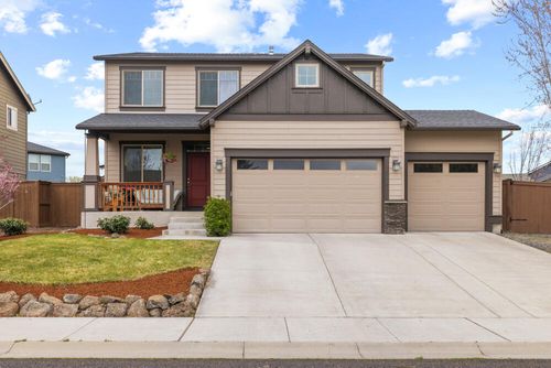 3621 Birddog Dr, Klamath Falls, OR, 97603-8011 | Card Image