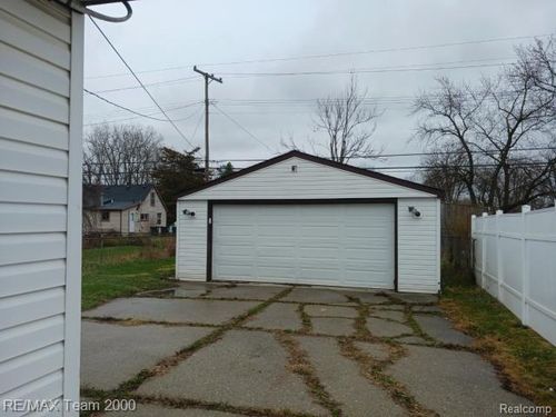 14721 Mcguire St, Taylor, MI, 48180-6505 | Card Image