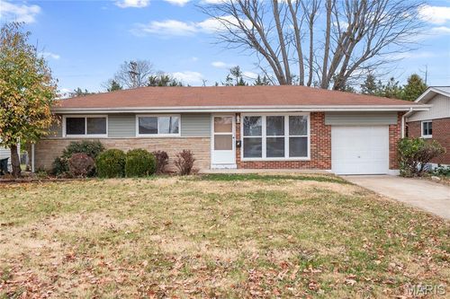 7 Flamingo Dr, Hazelwood, MO, 63042-2118 | Card Image