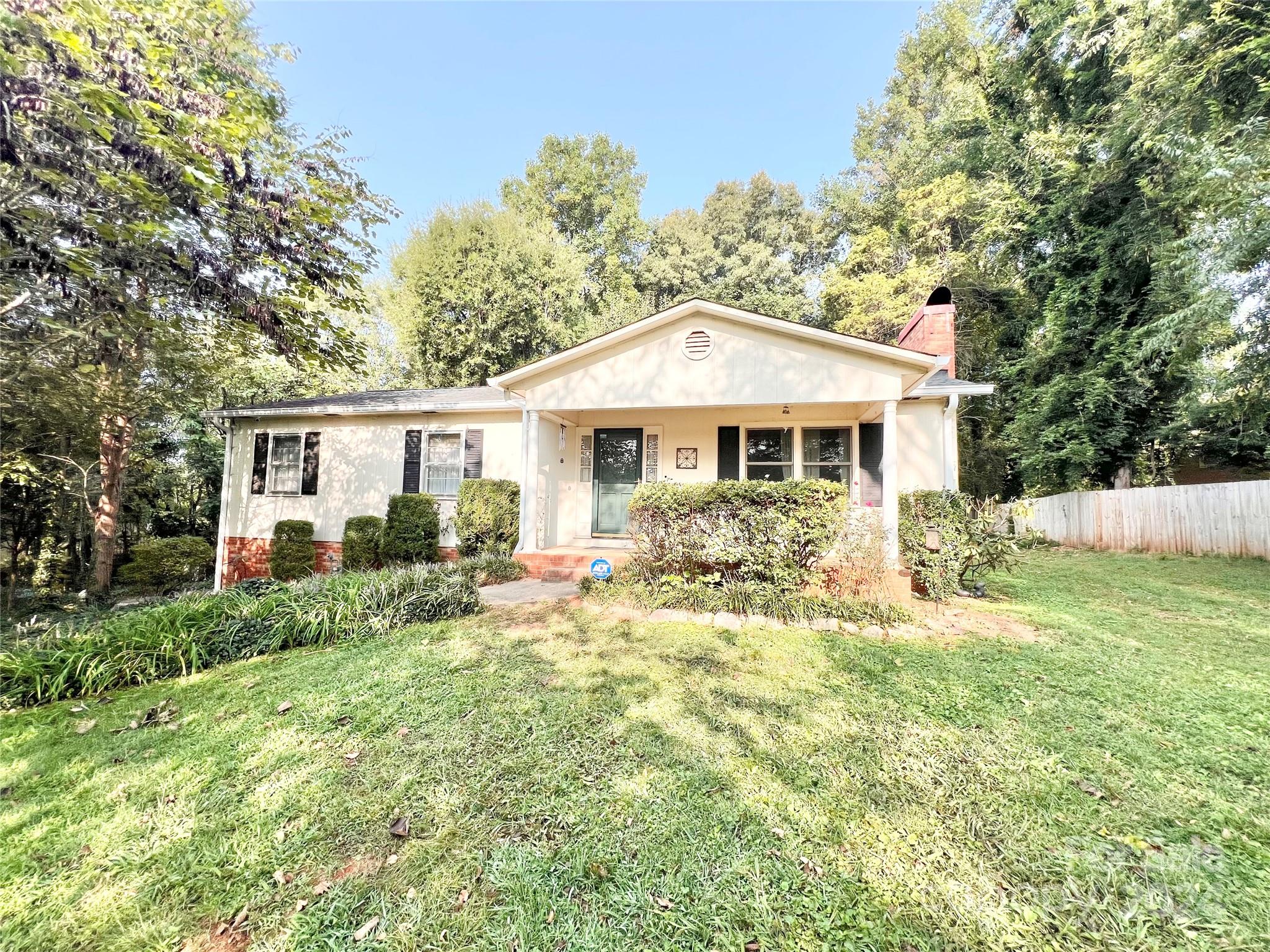 Lower Creek Dr, Lenoir, NC 28645