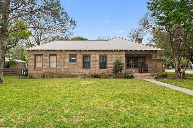 208 W 5 Th St, House other with 4 bedrooms, 3 bathrooms and 4 parking in Lampasas TX | Image 27