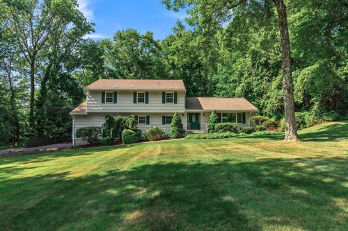 66 Scenic Hill Rd, Trumbull, CT, 06611-2509 | Card Image