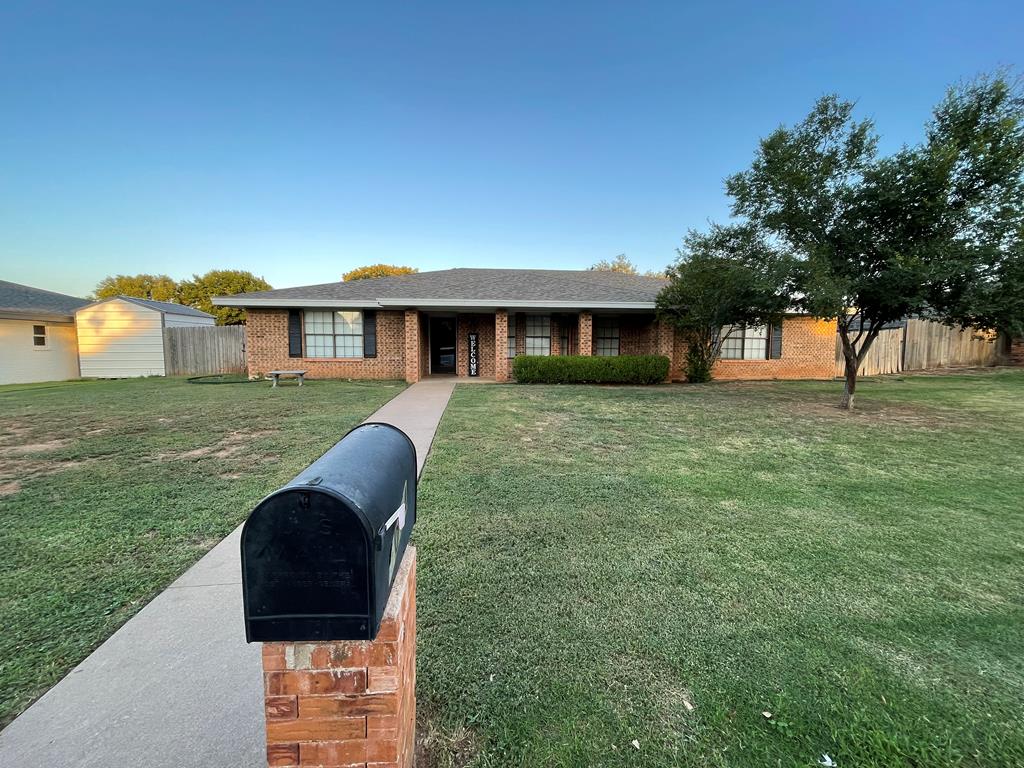 Green Valley Trl, San Angelo, TX 76904