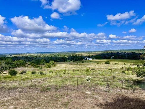 4291 Gellermann Ln, Fredericksburg, TX, 78624-5775 | Card Image