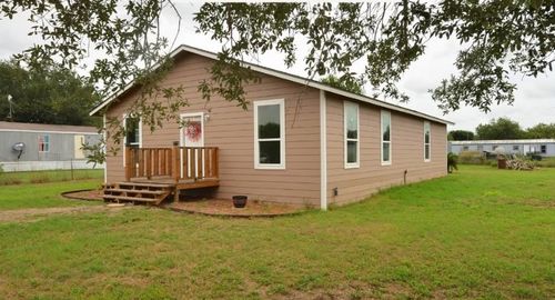 245 Cross Lake Drive, Pleasanton, TX, 78064 | Card Image
