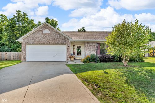 1058 Creekwood Ln, Franklin, IN, 46131-2705 | Card Image