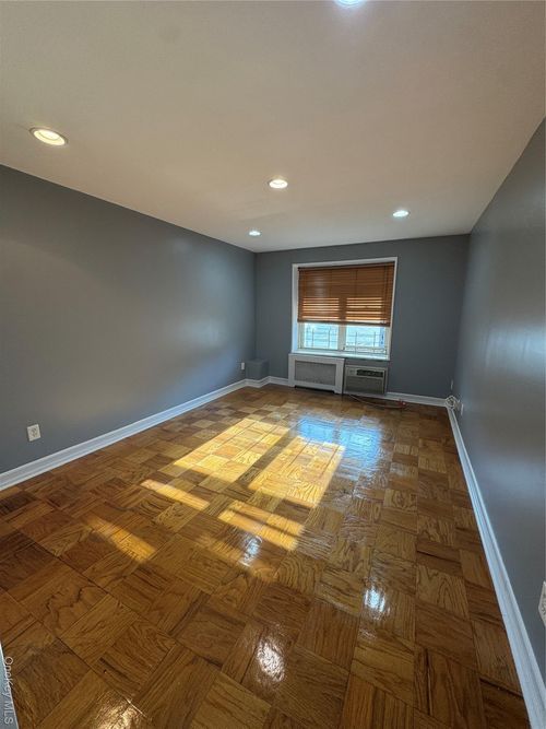 apt-11a-20 Wendell St, Hempstead, NY, 11550-1246 | Card Image