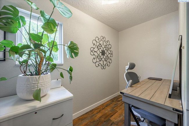 805 Babs Ave, Home with 4 bedrooms, 2 bathrooms and null parking in Benton City WA | Image 15
