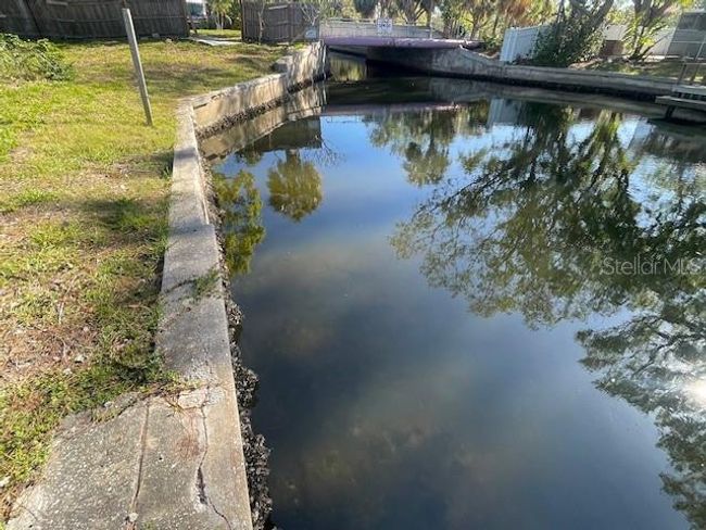 5365 Dover St Ne, House other with 3 bedrooms, 2 bathrooms and null parking in St Petersburg FL | Image 6