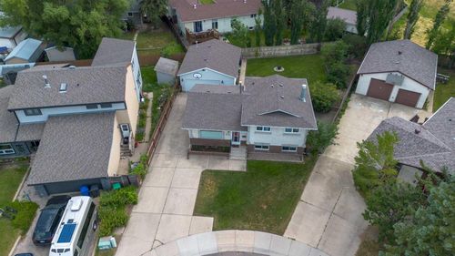 46 Oxford Rd W, Lethbridge, AB, T1K4V4 | Card Image