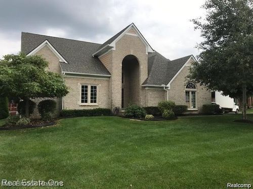 37899 Mckenzie Ct, Farmington Hills, MI, 48331-4833 | Card Image