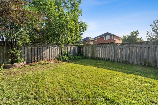 67 Hartrick Pl, House other with 4 bedrooms, 3 bathrooms and 3 parking in Whitby ON | Image 37