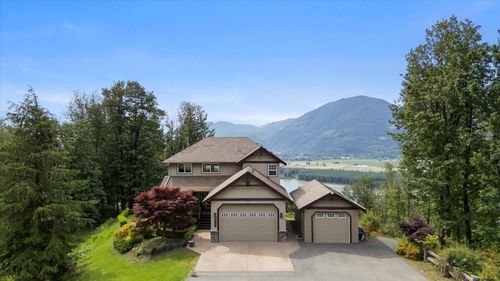 43251 Salmonberry Dr, Chilliwack, BC, V2R4A4 | Card Image