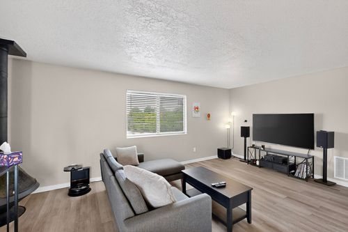apt-16d-8333 Comanche Rd Ne, Albuquerque, NM, 87110-2300 | Card Image