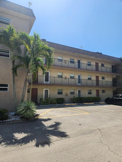110-705 Lori Dr, Palm Springs, FL, 33461-1285 | Card Image