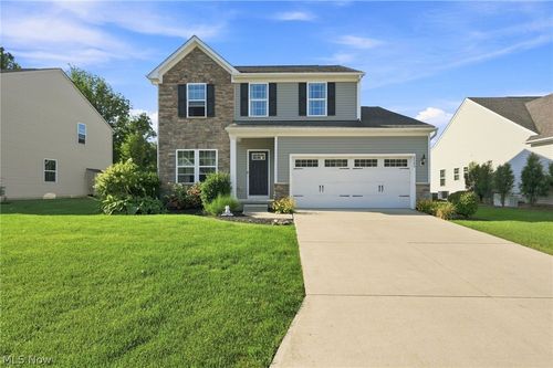 8740 Summer Wind Ln, Mentor, OH, 44060-1586 | Card Image